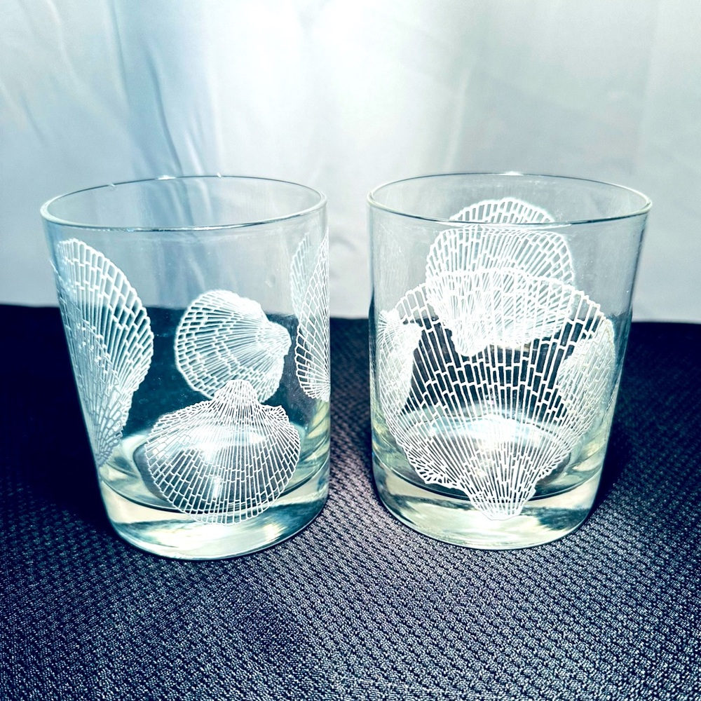 Vintage MCM White Shell Whiskey/Rocks Glasses